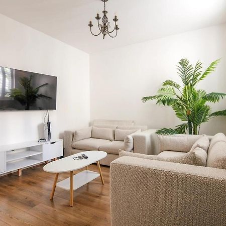 Spacious 3 Bedroom Home With Ps5 And Pool Table Near O2 Arena Canary Wharf And Elizabeth Line To Central Londres Exterior foto
