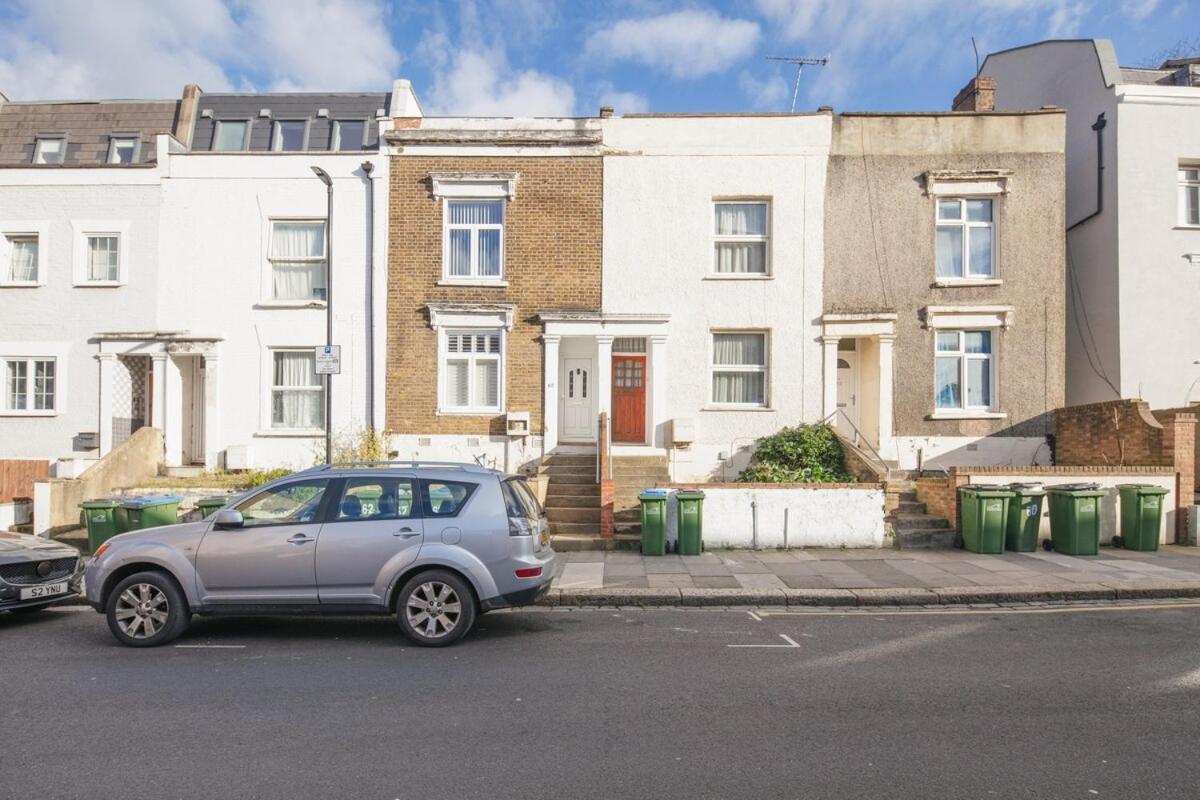 Spacious 3 Bedroom Home With Ps5 And Pool Table Near O2 Arena Canary Wharf And Elizabeth Line To Central Londres Exterior foto