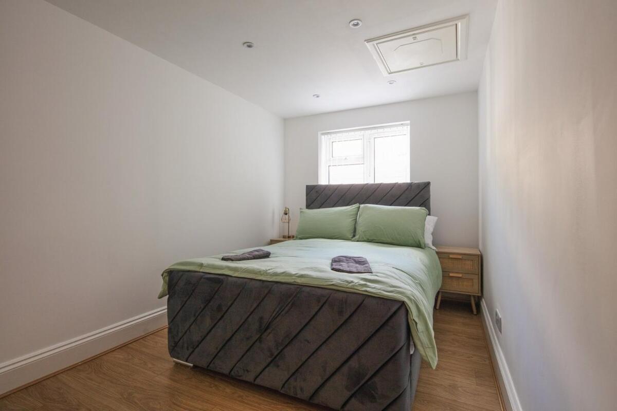 Spacious 3 Bedroom Home With Ps5 And Pool Table Near O2 Arena Canary Wharf And Elizabeth Line To Central Londres Exterior foto