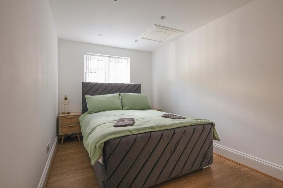 Spacious 3 Bedroom Home With Ps5 And Pool Table Near O2 Arena Canary Wharf And Elizabeth Line To Central Londres Exterior foto
