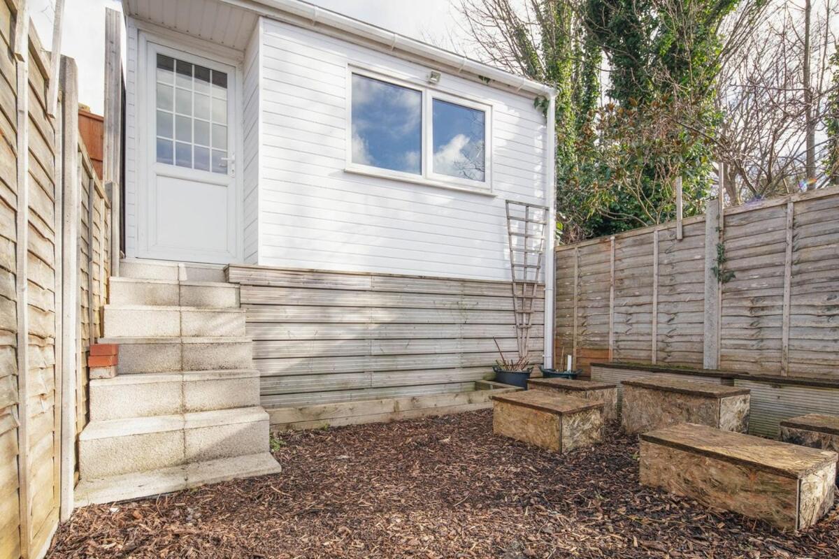 Spacious 3 Bedroom Home With Ps5 And Pool Table Near O2 Arena Canary Wharf And Elizabeth Line To Central Londres Exterior foto